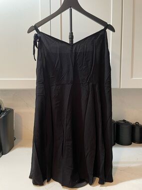 GAP Black Textured Dress with Elastic Detail on Back (0025)